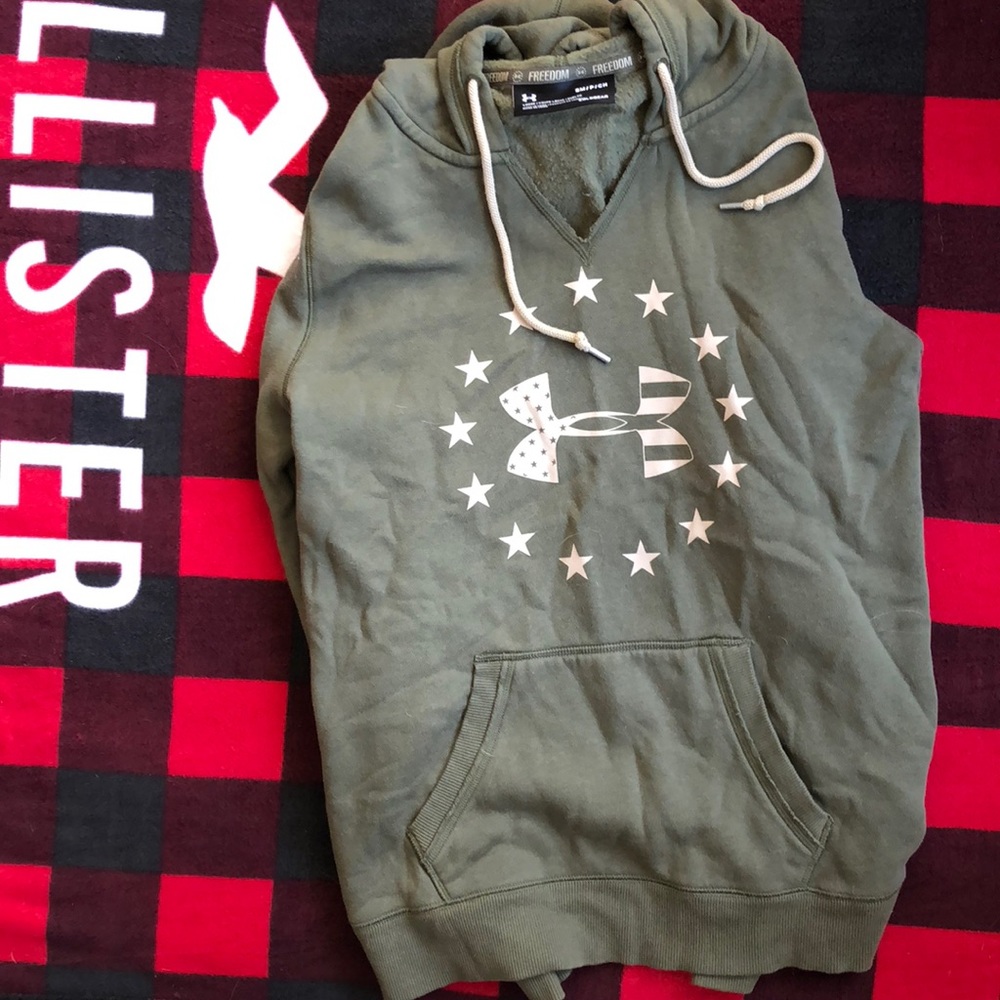 Small Under Armour Olive Freedom Hoodie